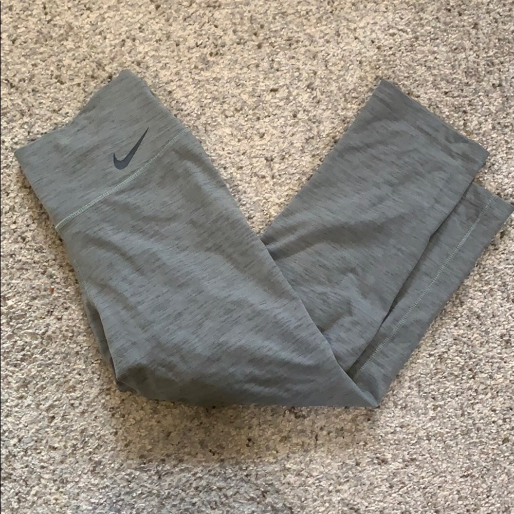 Nike Dri-Fit Cropped Leggings - Size S